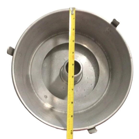 4 piece Vintage WEAR-EVER 2704 Bundt Pan